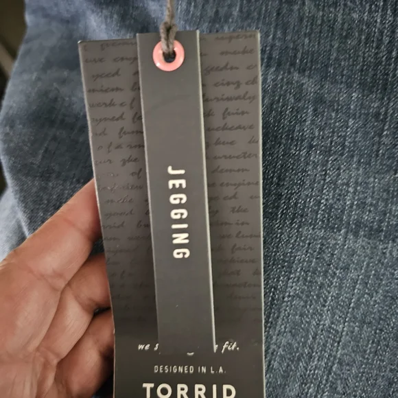 Torrid 3 button jegging skinny jeans 22R NWT - Picture 10 of 10